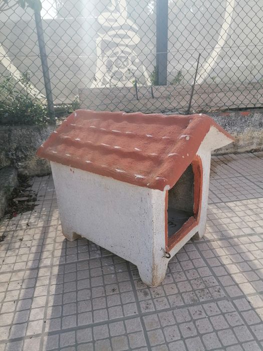 Vende-se Casota de Cão em Pedra