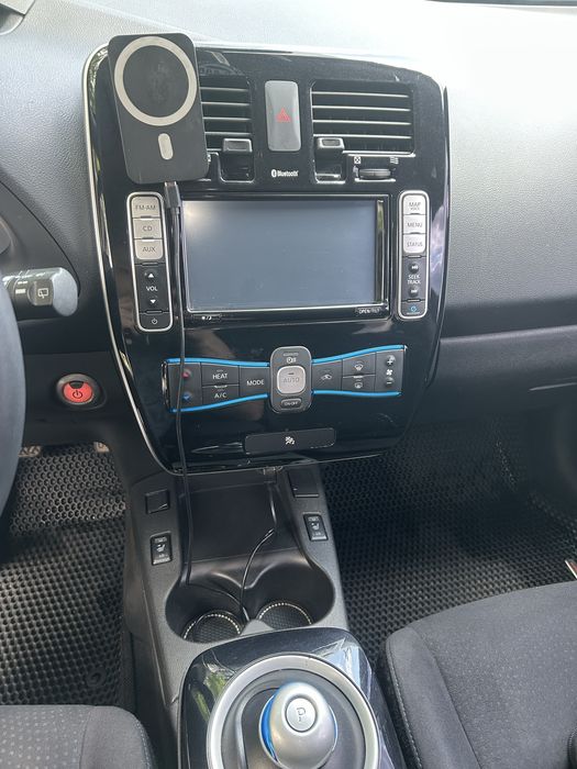 Nissan leaf електро