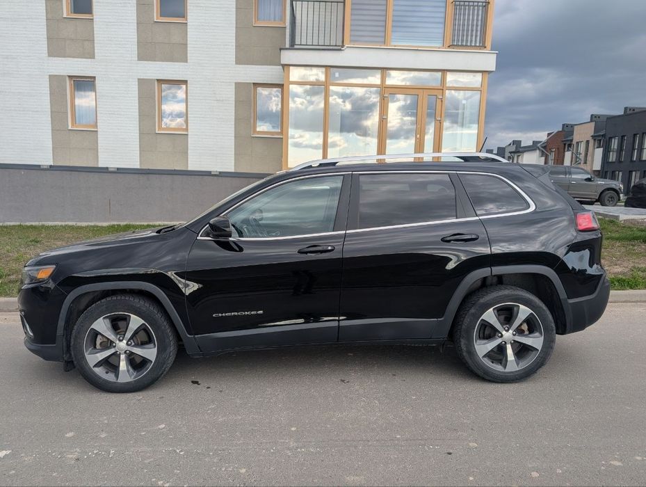 jeep cherokee 2,4 л  2019 р