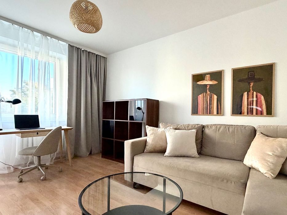 Duży pokój (16 m²) z prywatnym balkonem 7 m² i widokiem na Zatokę | blisko PG i GUMed