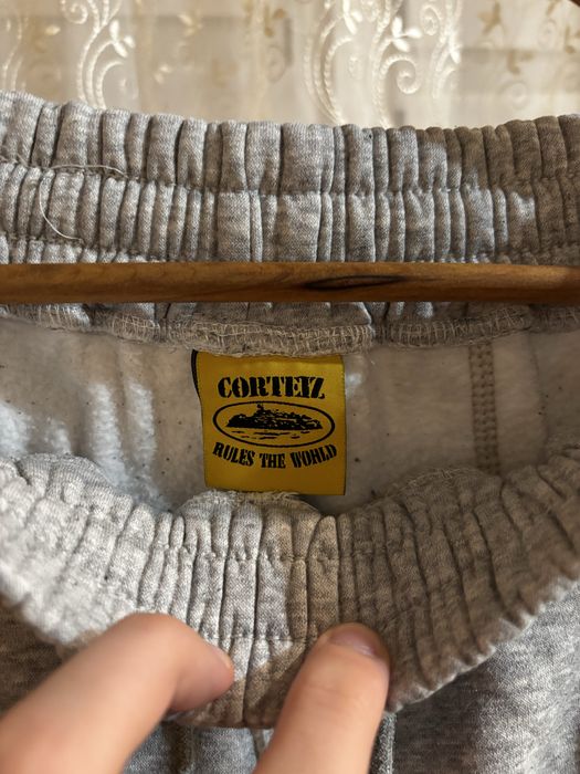 Чоловічі шорти  CORTEZ, сірого кольору