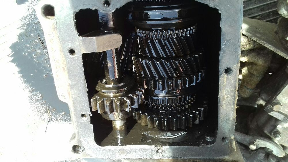 Продам коробку,роздатку уаз 469,451,3303.