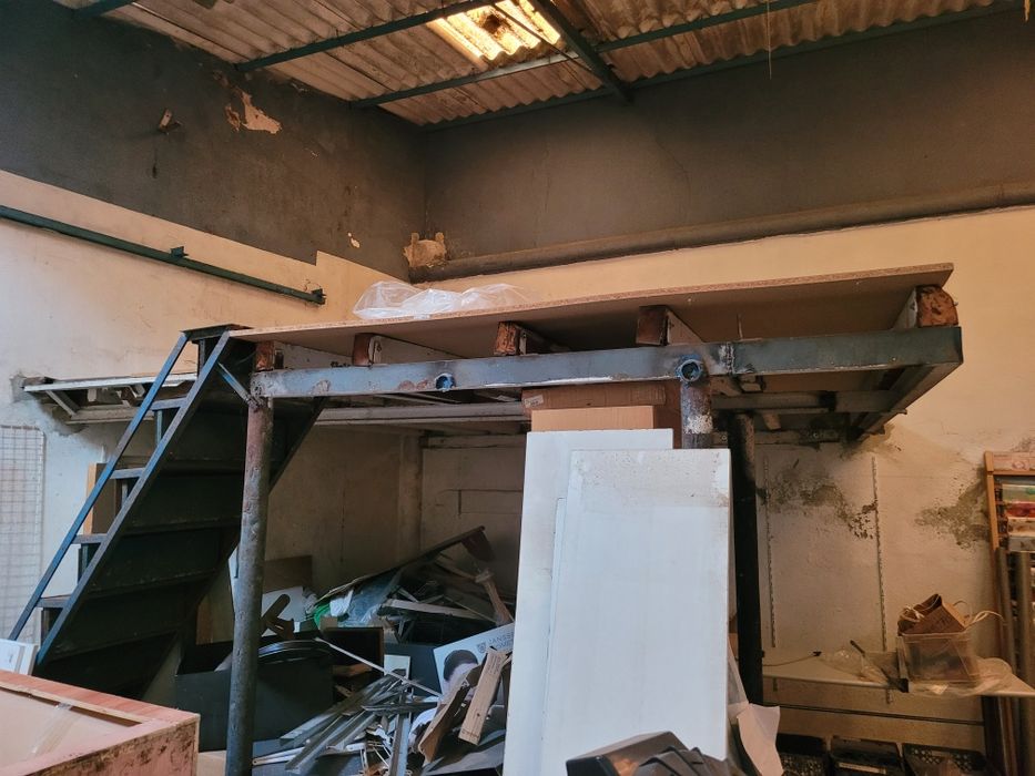 Vendo mezzanine com 13m2