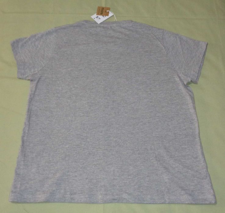 T-shirt da MO para mulher tamanho M  (Nova com etiqueta)