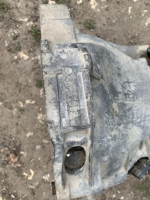 Кпп з Ауді А6С4 ( 100)  1996 року 2,3 бензин