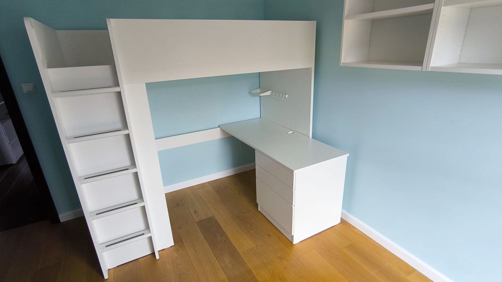 Zestaw mebli IKEA Smastad, antresola, biurko, szafa