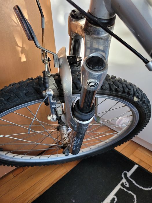 Rower Unibike młodzieżowy.