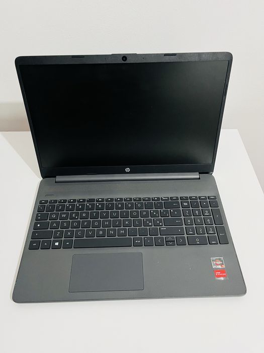 HP 15s – Ryzen 5 4500U | 8GB RAM | SSD 256GB
