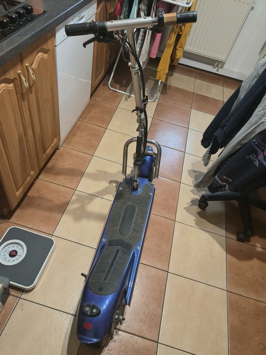Sprzedam na części lub do skompletowania hulajnogę elektryczną Frugal