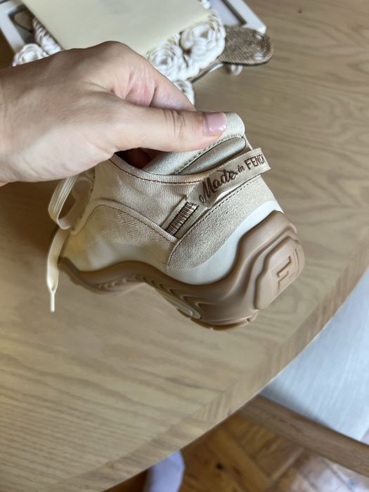 Ténis Fendi para homem, tamanho 44, autêntico e sem uso.
