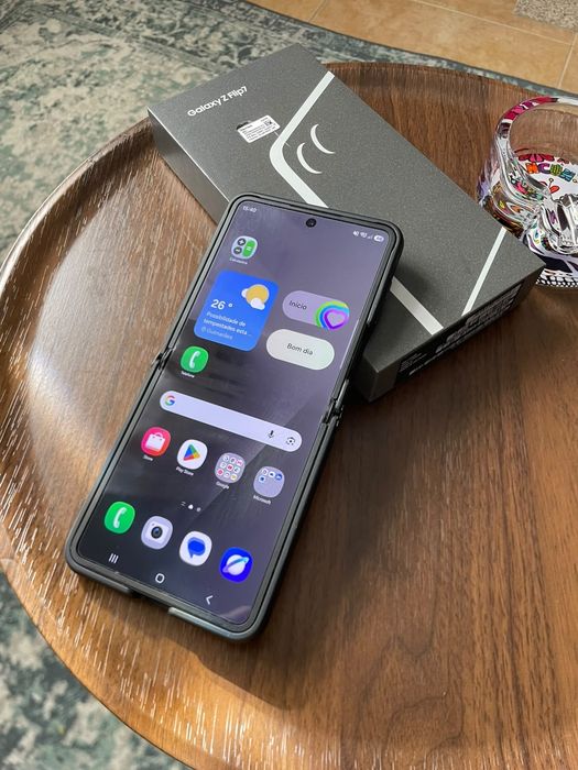 Samsung z flip7  dobrável