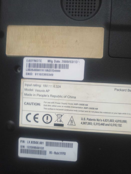 ноутбук с большим экраном Packard Bell EasyNote