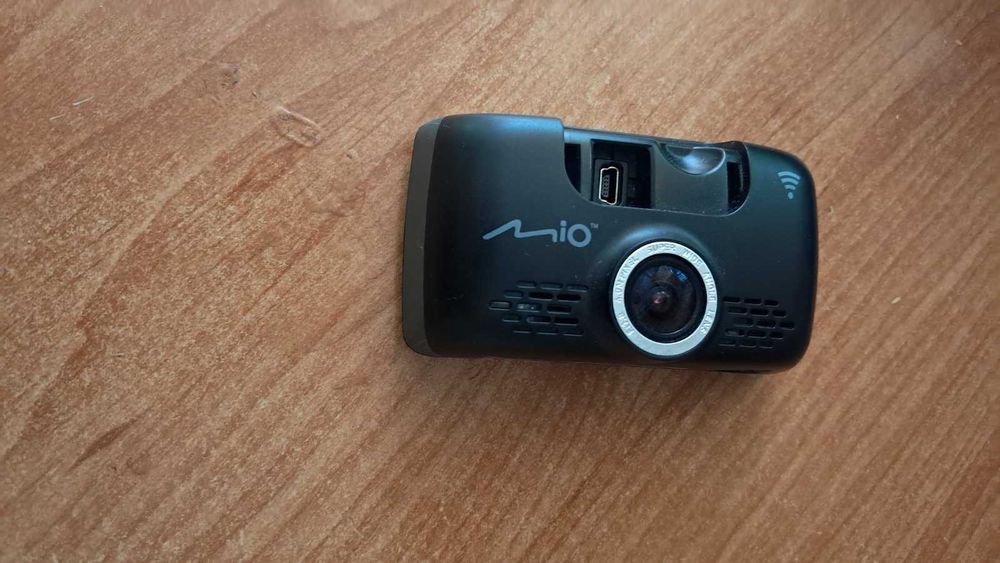 Видеорегистратор MiVue 688