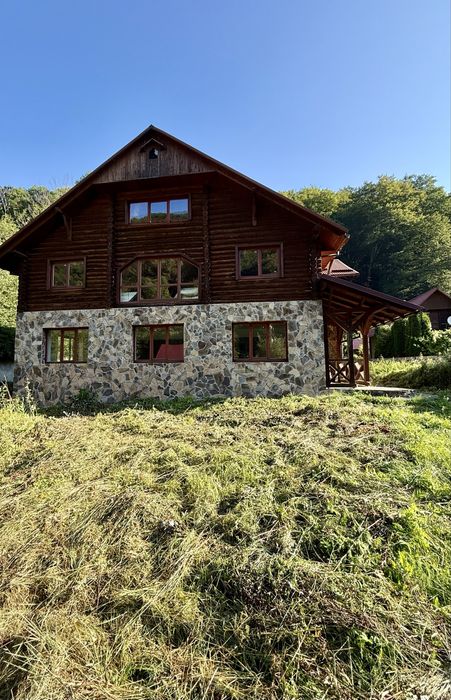 Будинок 290м2, Карпати, м. Свалява