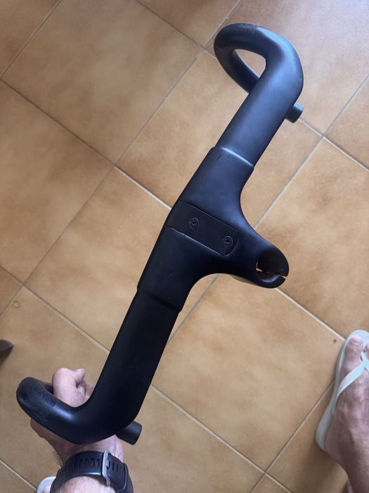 Guiador Integrado Aero em Carbono