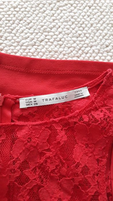 Vestido de renda vermelho