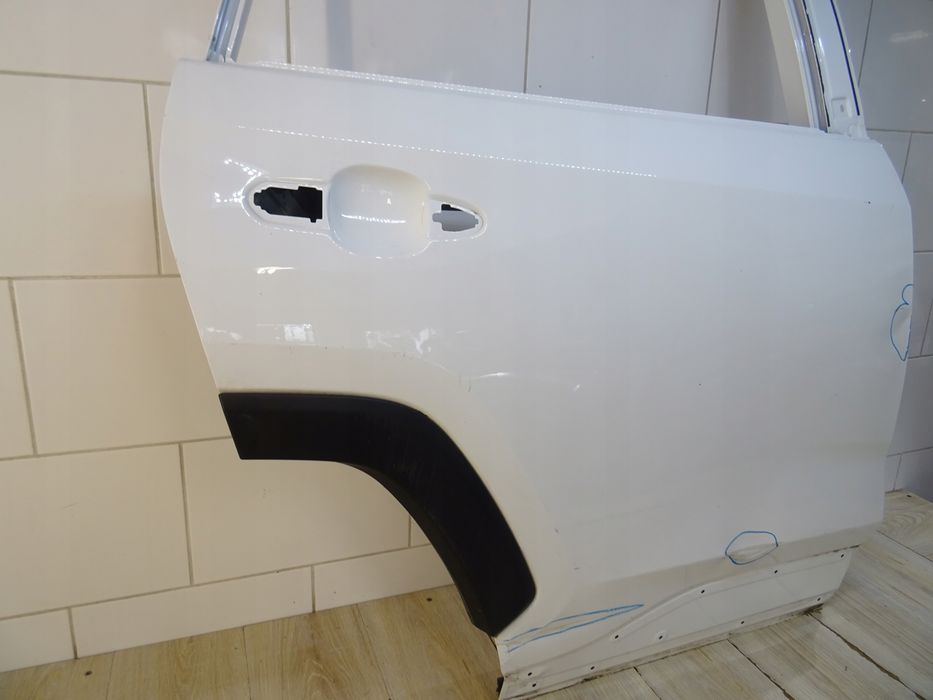 drzwi tył tylne prawe toyota rav4 v 5