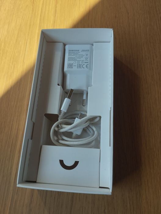 Samsung A20s com capas