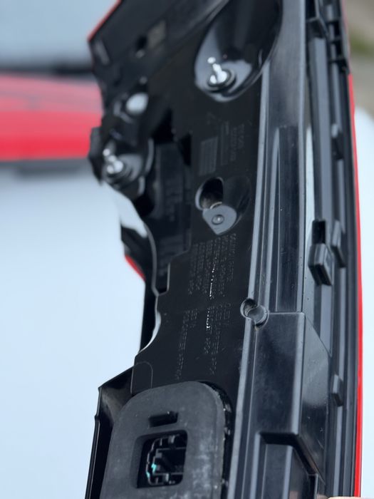 Задні ліхтарі q5 80a рест до рест Європа динамічні