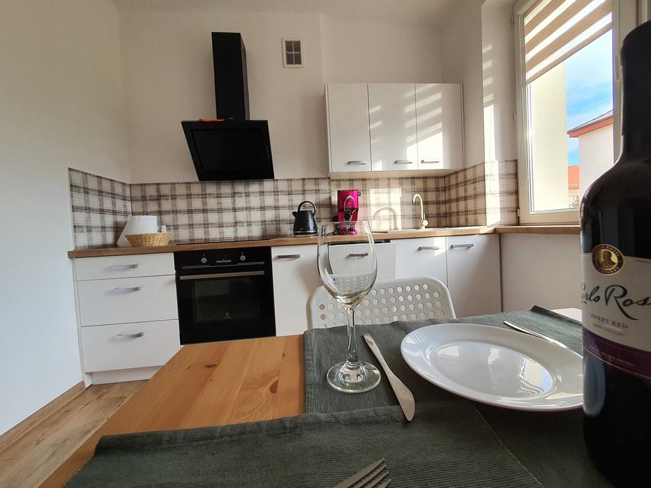 Wynajmę  umeblowane po remoncie mieszkanie dwupokojowe