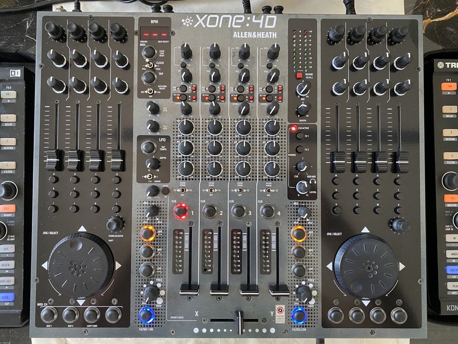 ALLEN & HEATH XONE 4D com case