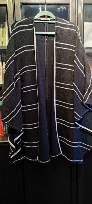 Ciepły sweter w poziome paski. Szerokie rękawy, Mango Suit Collection