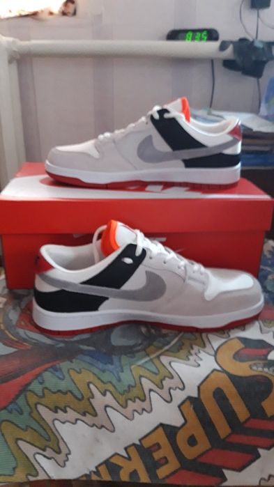 Продам кросовки Найк новые.