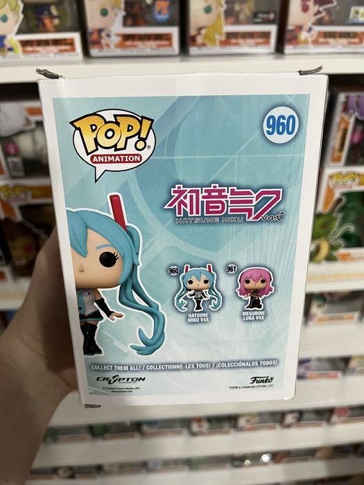 Funko pop 960 hatsune miku v4x