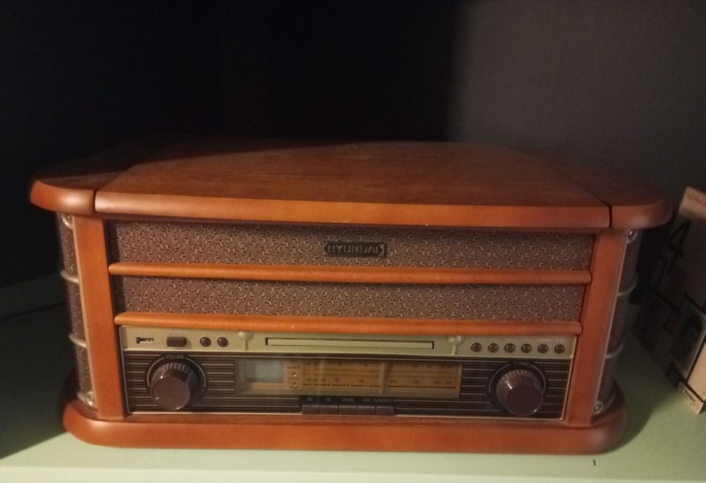 Gramofon HYUNDAI Retro