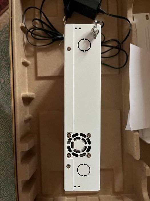 Продам Комутатор MikroTik Cloud Router Switch 212-1G-10S-1S+IN