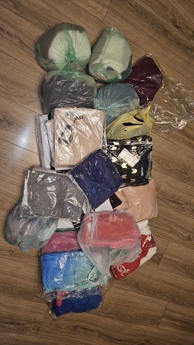 Wyprzedaż Nowe ubrania po likwidacji