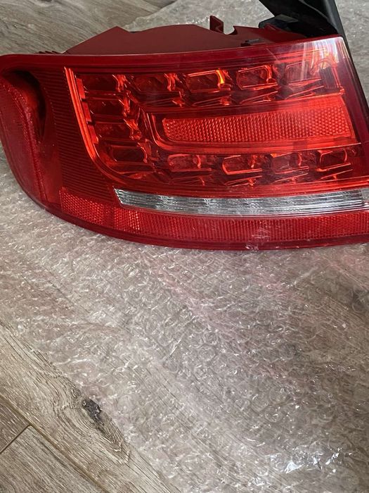 Задні стопи Ауді а4