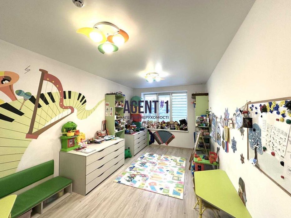 Фасадне приміщення на першому поверсі в ЖК Сучасний, 70 кв.м.