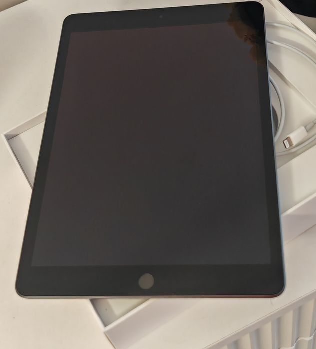 Tablet Apple iPad 9 Gen. 64GB Srebrny + Apple pencil