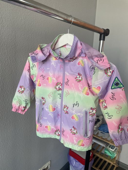 Куртка/ вітровка на дівчинку 110