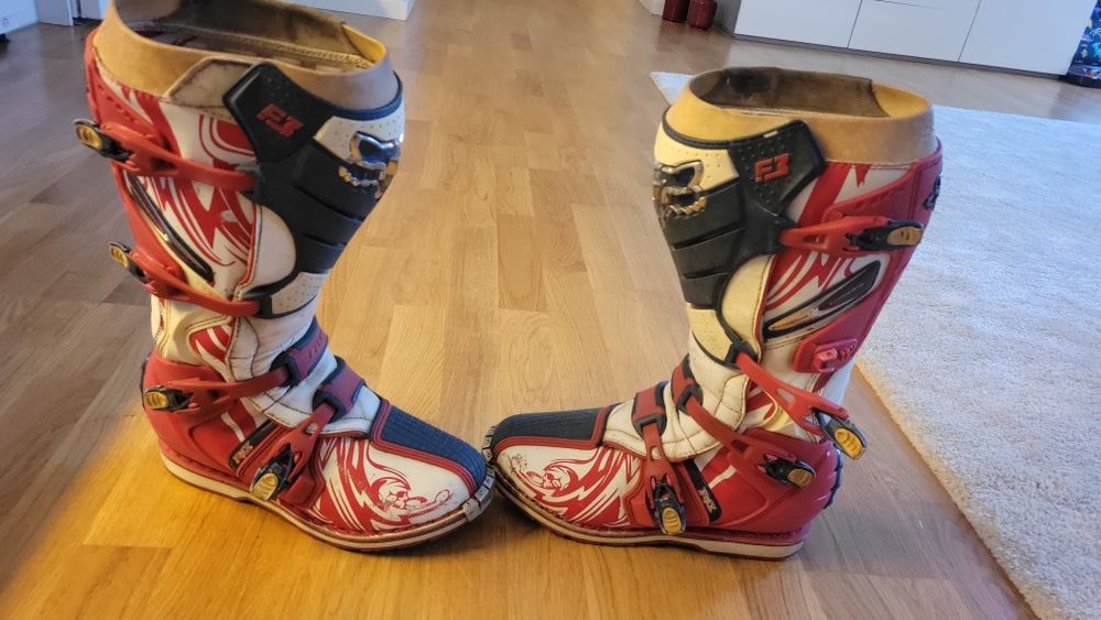 fox m 11. 45 r  мотоботи