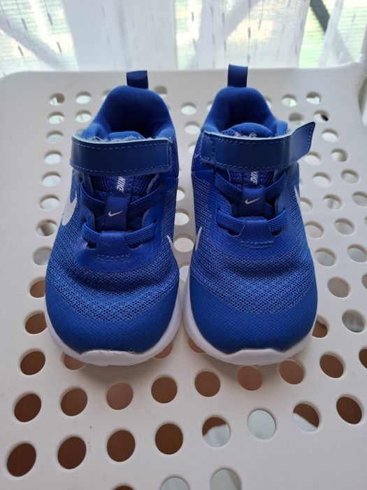 Vendo ténis NIKE menino