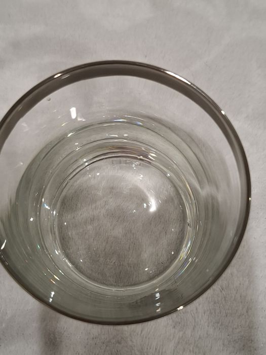 Copo de vidro com brasão
