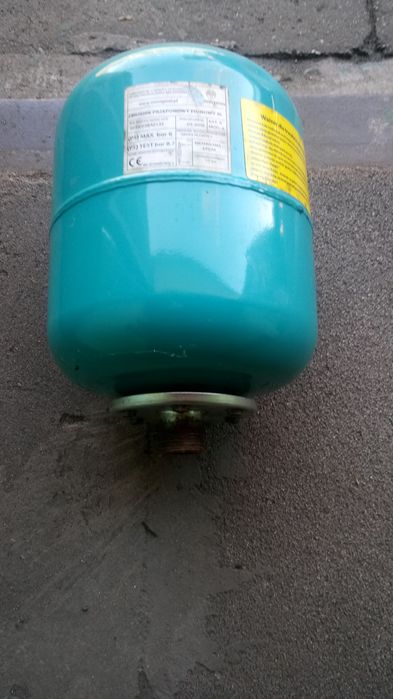 Zbiornik przeponowy 8L .