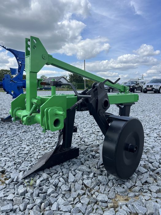 Плуг навісний двокорпусний 2-30 см