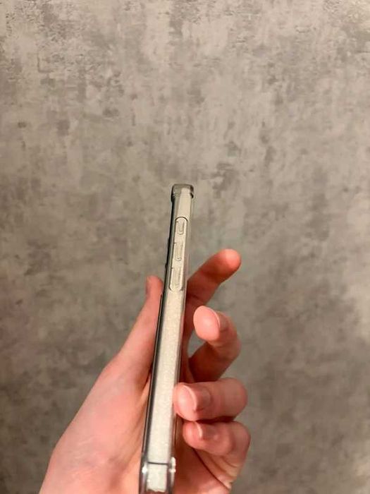 Sprzedam etui do IPhone 16