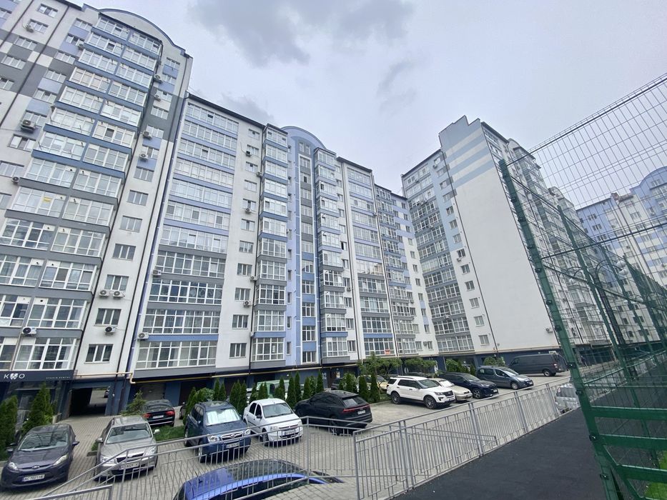 Продається 3к. квартира вулиця Височана ЖК Містечко Центральне. Центр  90.6м2 Електрика. Підігрів підлоги
