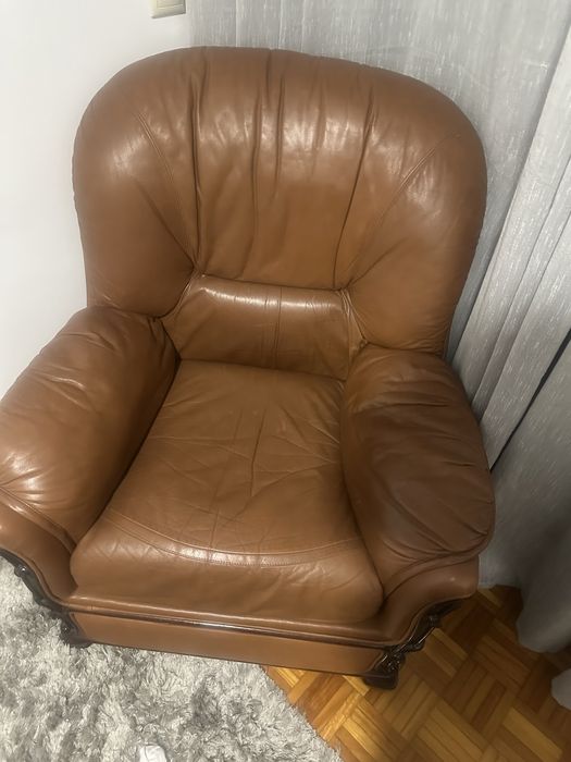 Conjunto de 1 sofas e 2 poltronas  em otimo estado