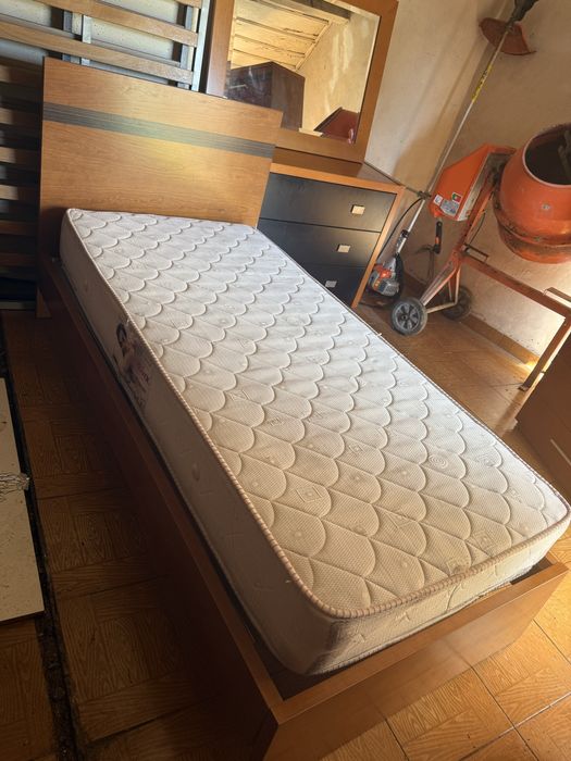 Cama solteiro como novs