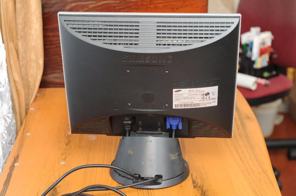 Монитор 15'' Samsung SyncMaster 152v производство Словакия