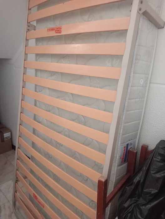 Estrado e colchão Pikolin solteiro