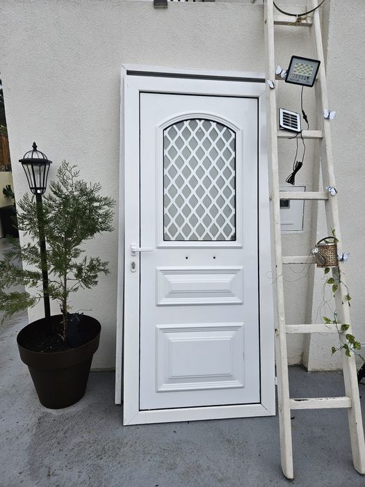 Vendo porta alumínio entrada