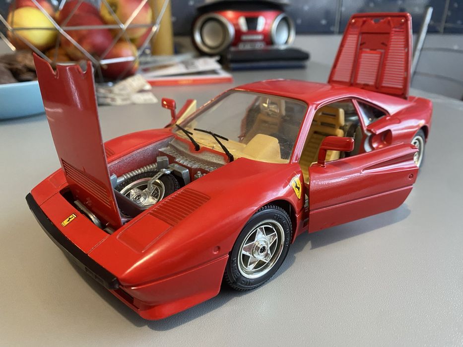 Ferrari 288 GTO 1:18 Bburago Made in Italy