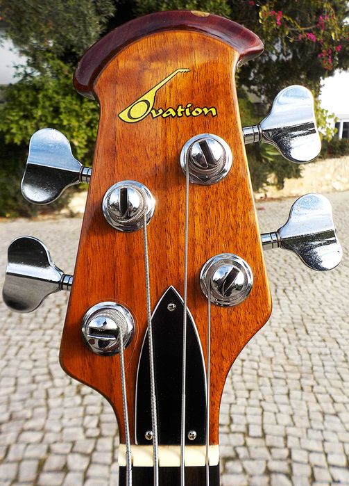 Baixo Ovation Magnum