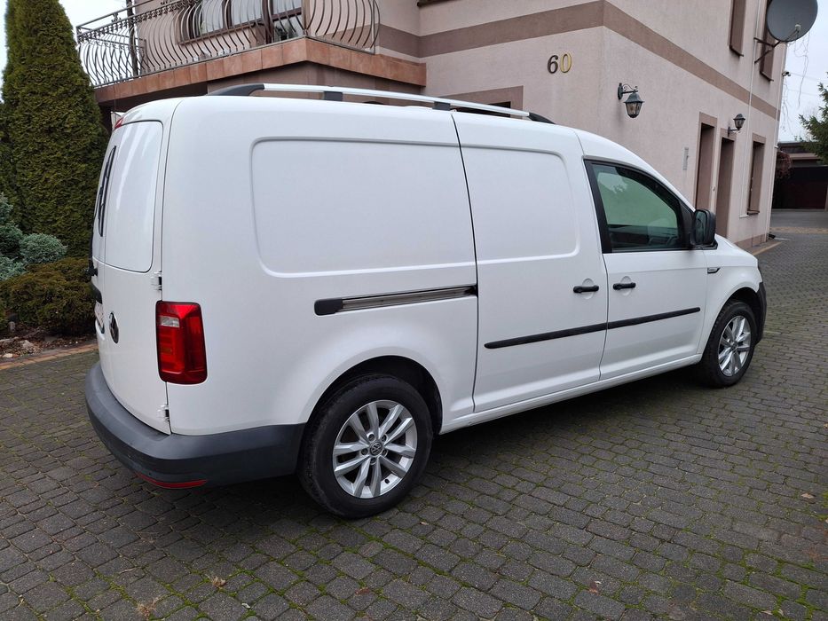Śliczny Volkswagen Caddy Long 2017 Rok